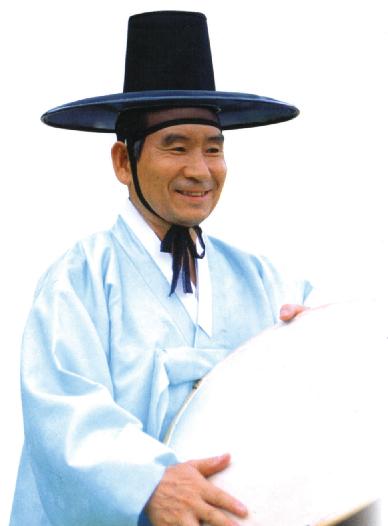 삼현육각 보유자 김석숭