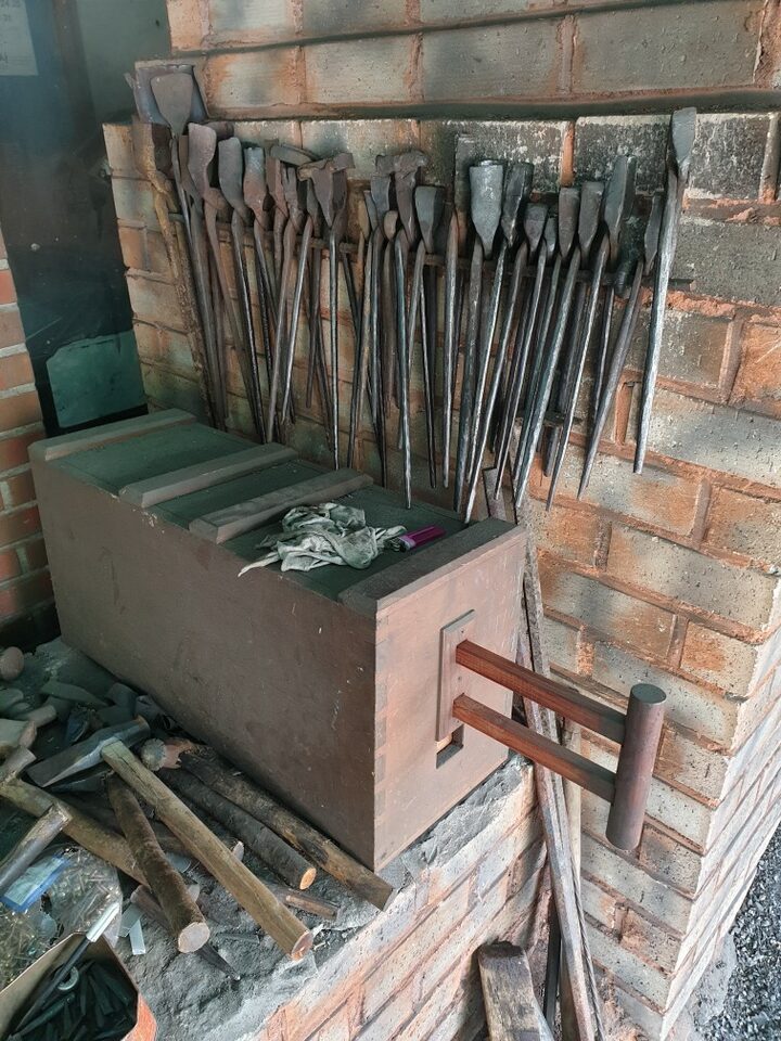 풀무와 도구