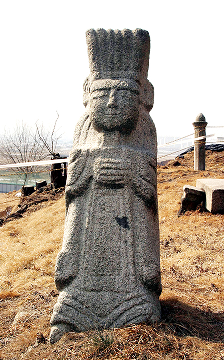 이선봉묘역우측문인석