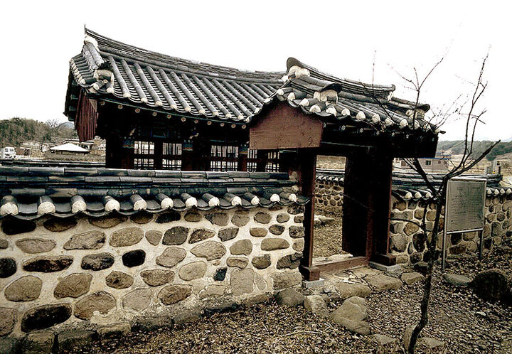 충효동정려비각