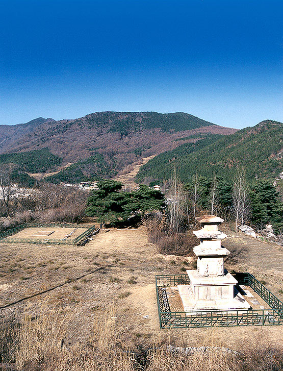 간월사지전경