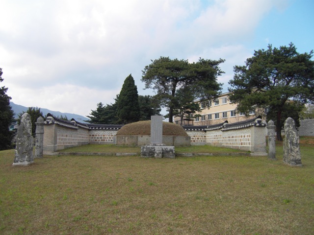 조선 중기 문신인 서성(徐渻, 1588~1618)선생의 묘