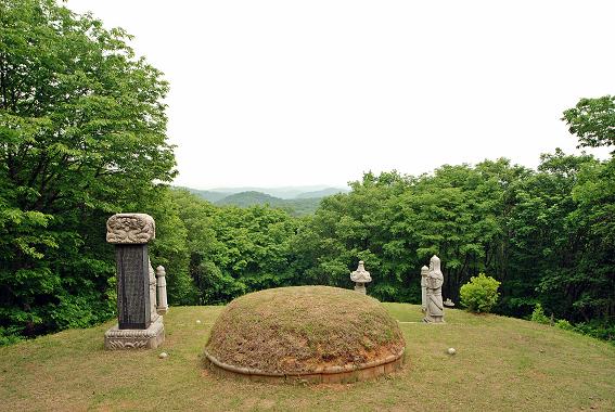 정발장군묘