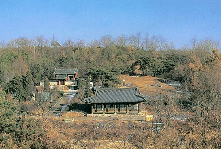 묘역전경