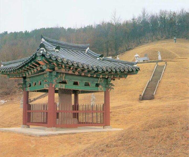 강희맹선생묘및신도비
