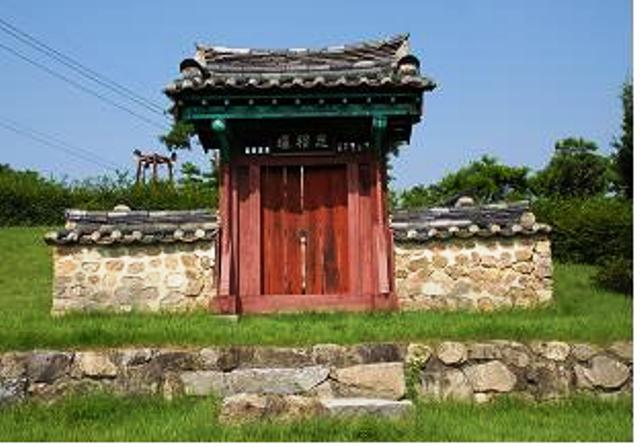 단종의 복위 운동을 하다 세조에게 죽음을 당한 사육신의 한 사람인 벽량(碧梁) 유응부(兪應孚, ?~1456)선생의 충절을 기리기 위하여 세운 제단