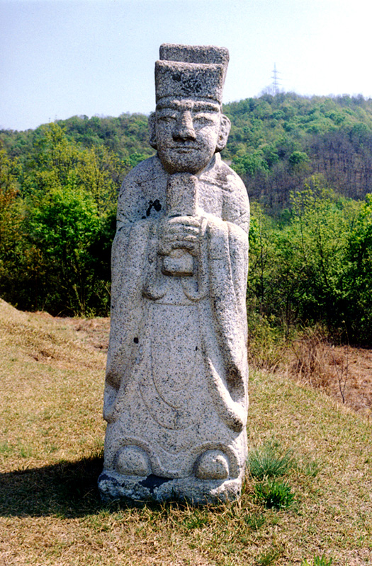 우측문인석