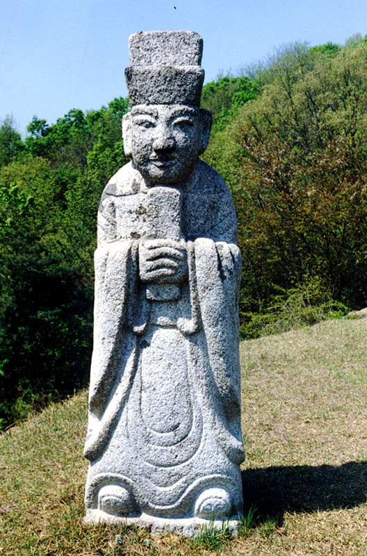 좌측문인석