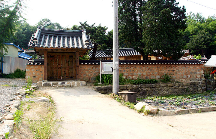 신익희생가전경