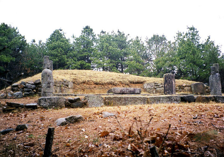 정탁묘역(전경)