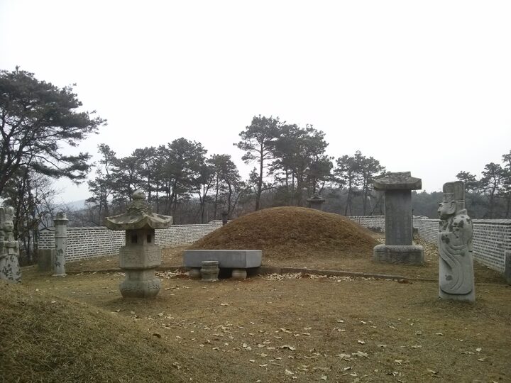 오태주 묘역
