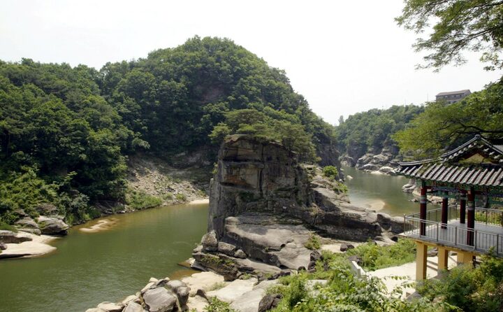고석정 전경