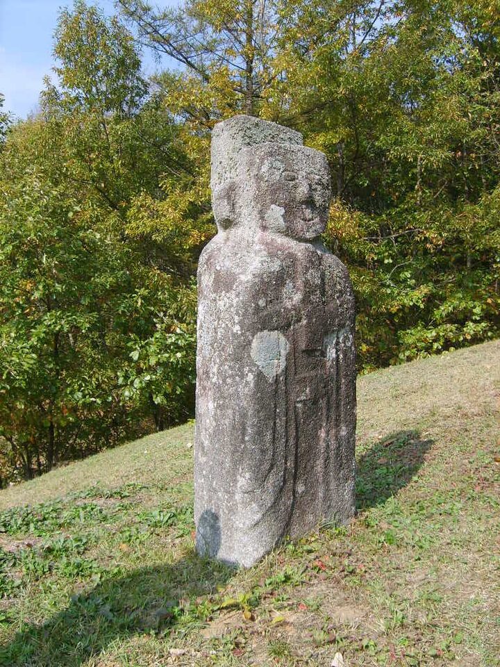 우천석묘 문인석