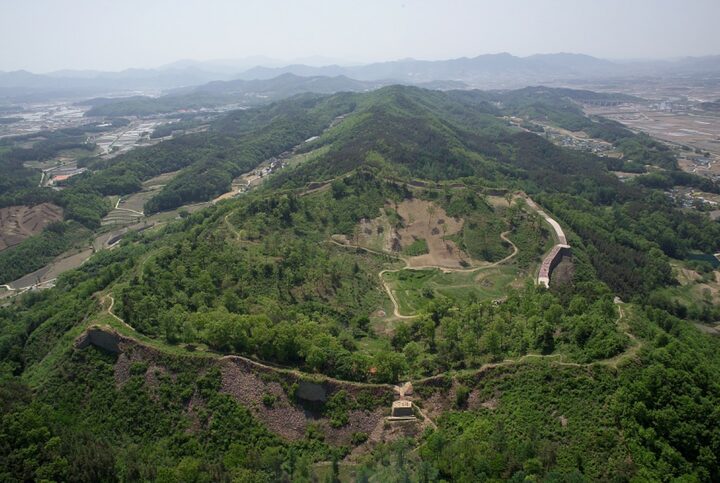 삼년산성 고분군 전경 1