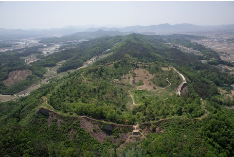 삼년산성 및 대야리 고분군 전경