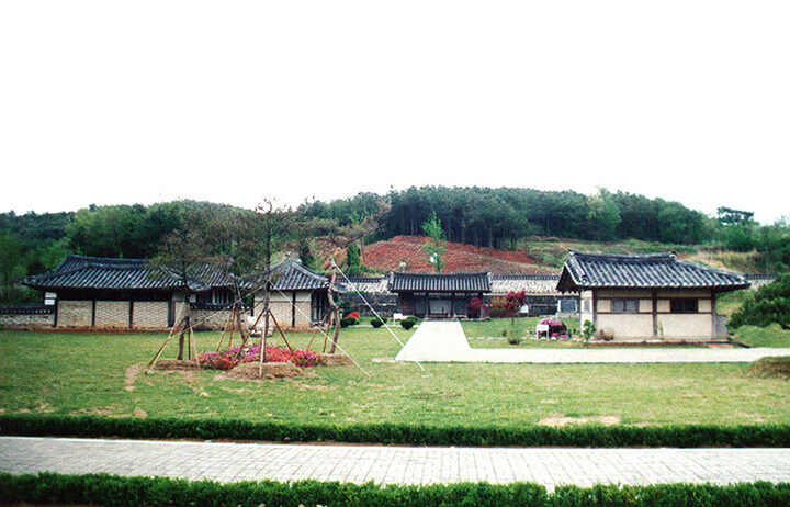 김좌진장군생가지