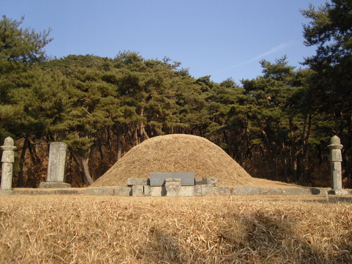 예산 이산해의 묘 사진