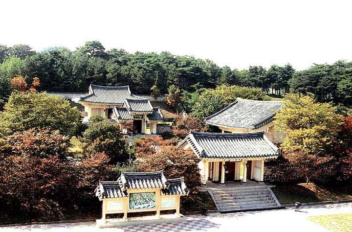 충의사전경