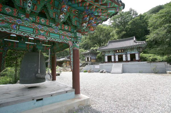 지곡사 근경