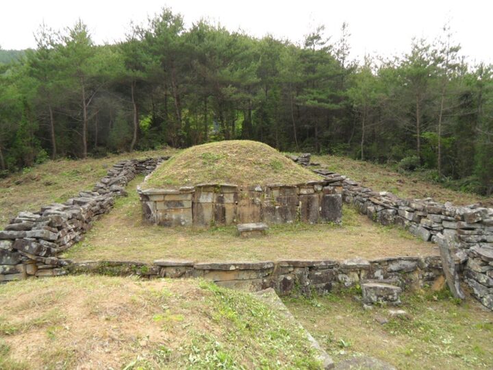 산청 제보리 방형분(강국흥 묘)