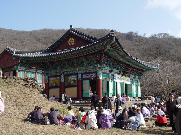존자암 대웅전