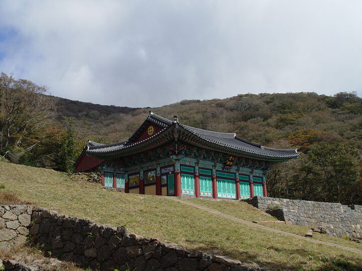 존자암 전경