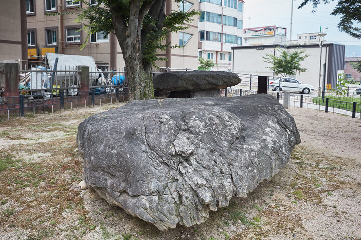 시도기념물  _용인 왕산리 지석묘_우측배면02