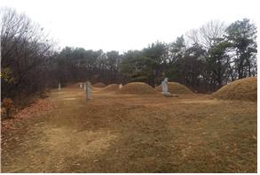 평산신씨 종중묘역