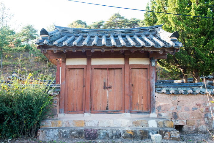 안동 정재종택_사당 내삼문 (촬영년도 : 2015년)