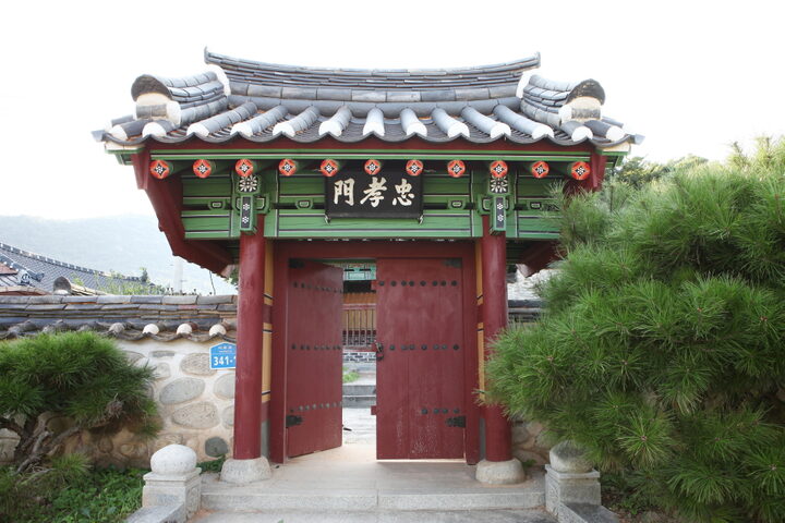 전씨충효문 (촬영년도 : 2015년)