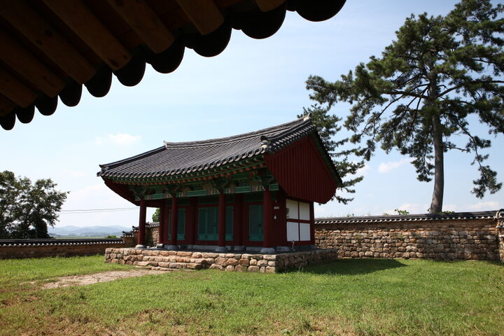 남해당지_사당측면 (촬영년도 : 2015년)