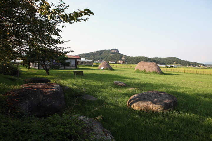 영암장천리선사주거지_원경 (촬영년도 : 2015년)