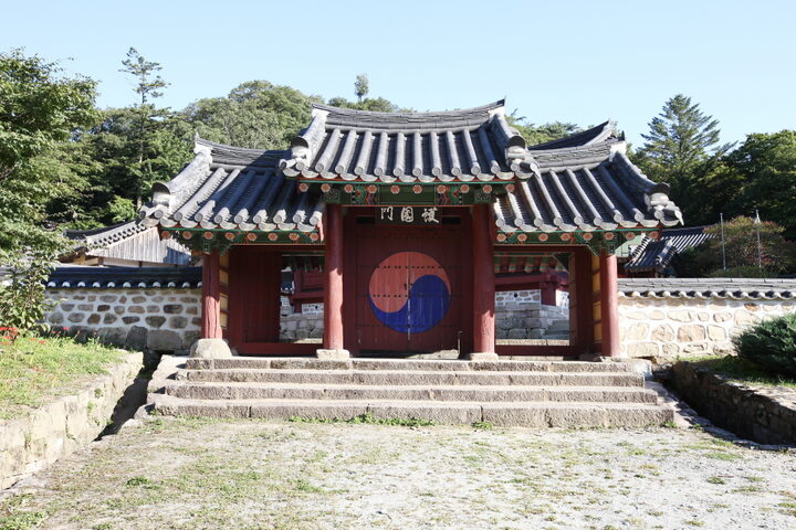 표충사_호국문 (촬영년도 : 2015년)