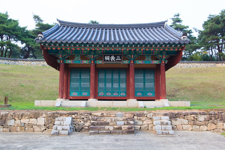 공주귀산리만경노씨삼의사생가지_삼의사 (촬영년도 : 2015년)