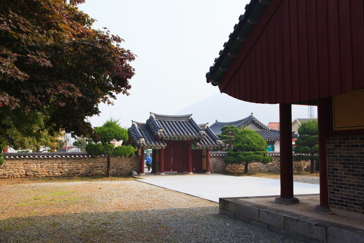 충현서원유적_충현서원과 삼문 (촬영년도 : 2015년)