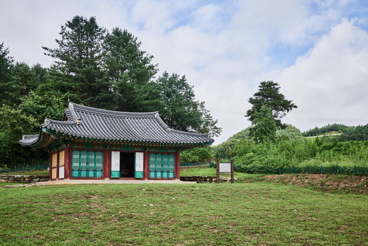 홍천물걸리사지_보호각 전경 (촬영년도 : 2016년)