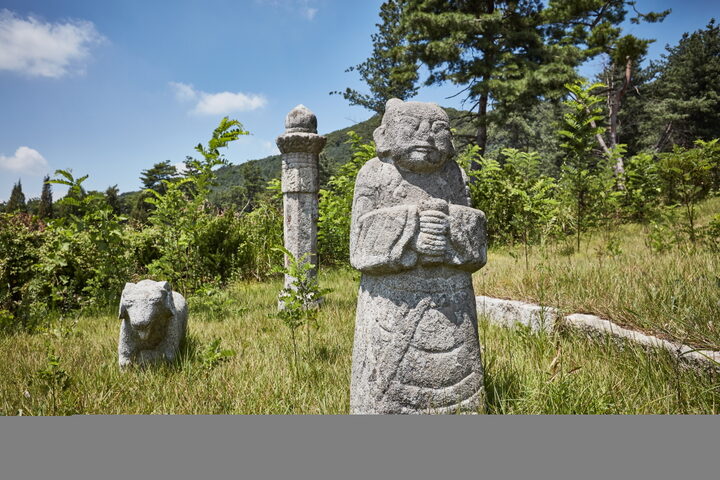 이준선생묘 석물
