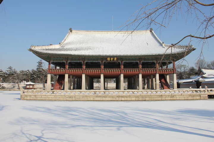 경복궁 경회루 설경(2012.2.1 촬영, 문화재청)