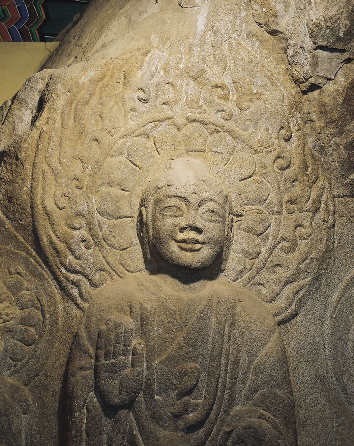 서산 용현리 마애여래삼존상 본존불입상