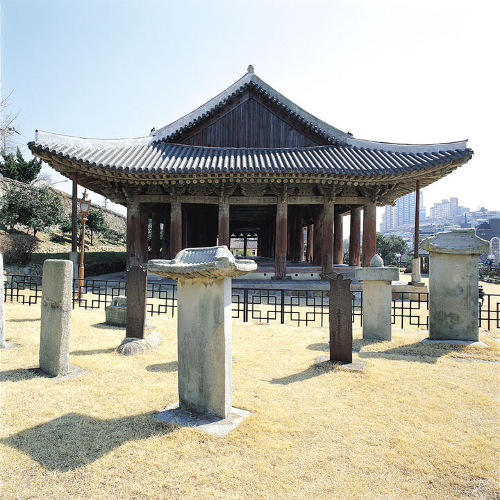 여수 진남관 측면