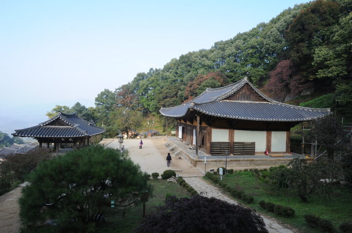 멀리서 본 영주 부석사 무량수전