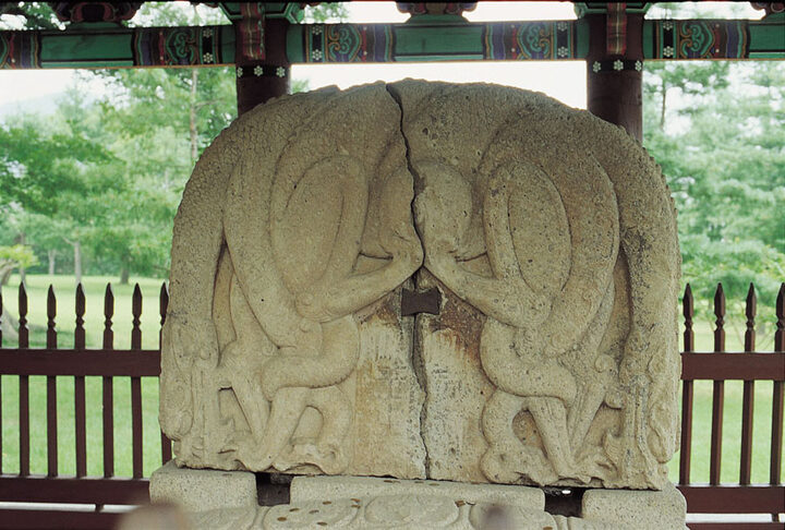 경주 태종무열왕릉비(이수 전면)