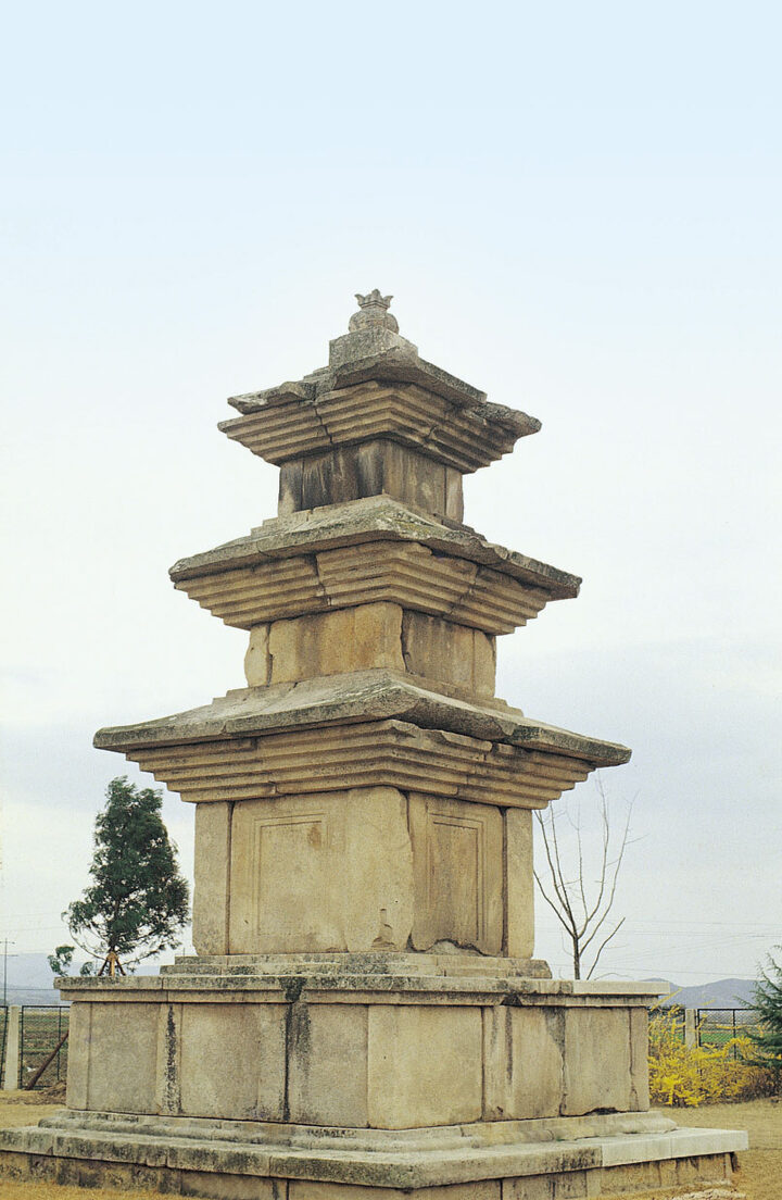 경주 고선사지 삼층석탑 탑신부