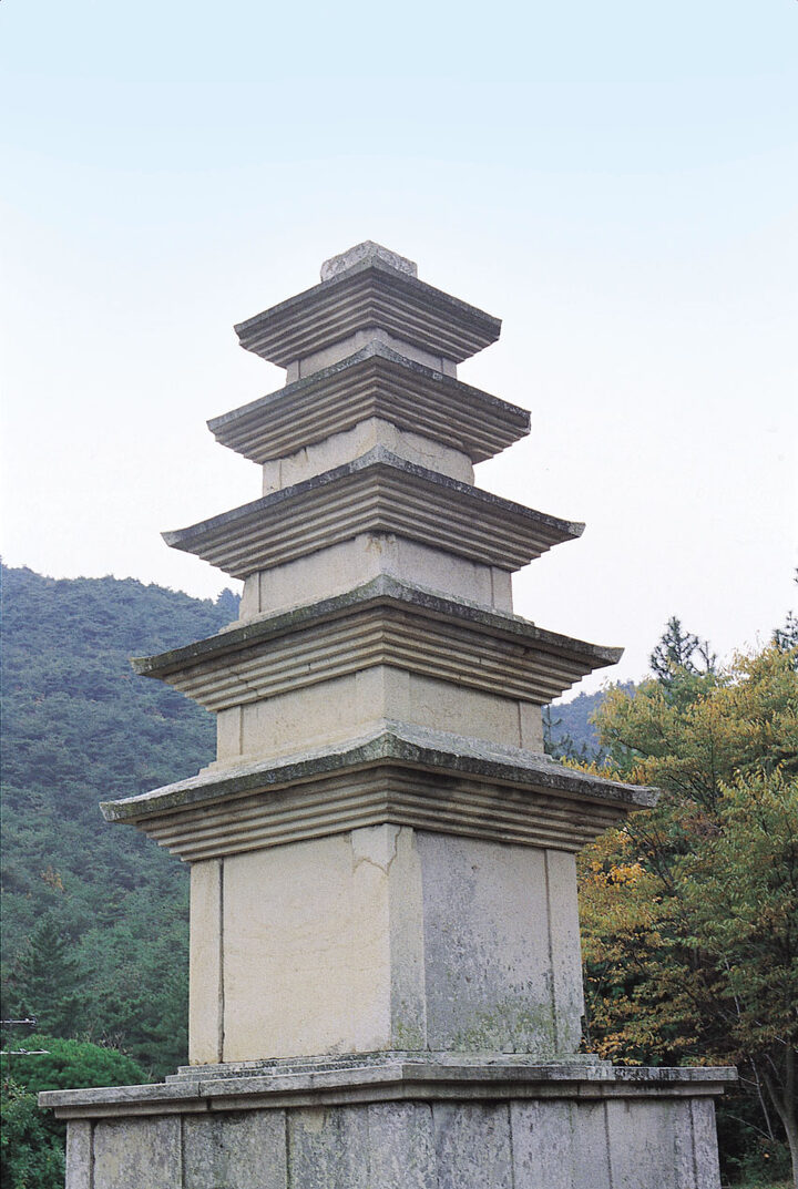 경주 나원리 오층석탑 탑신부