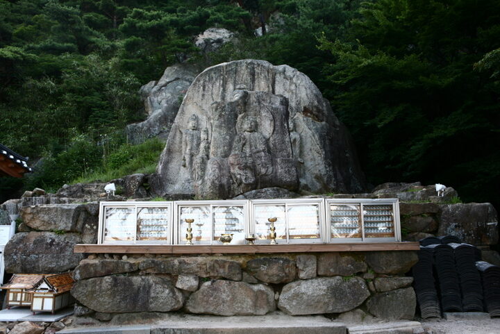 경주 남산 칠불암 마애불상군