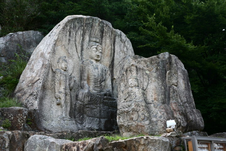경주 남산 칠불암 마애불상군