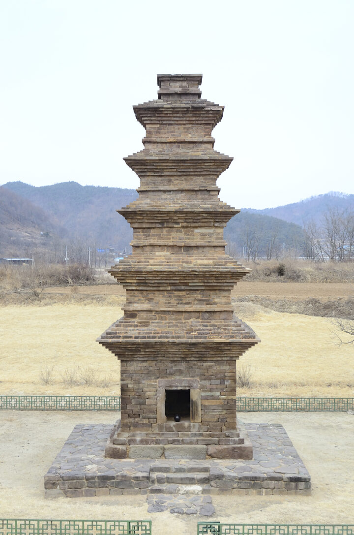 영양 산해리 오층모전석탑_남측면_건축_2012년(출처 : 국립문화재연구소)
