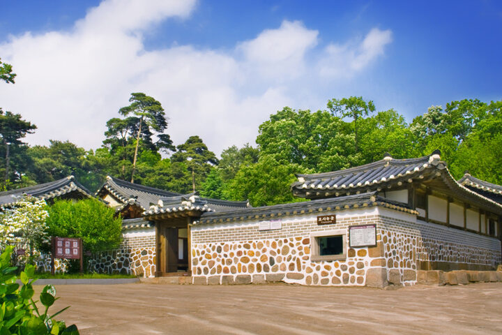 화성융릉 재실 전경