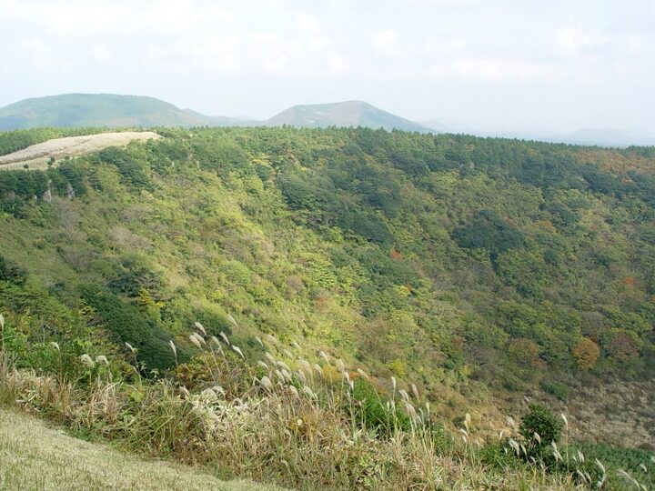 산굼부리 분화구