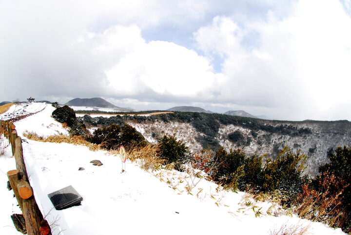 산굼부리 분화구
